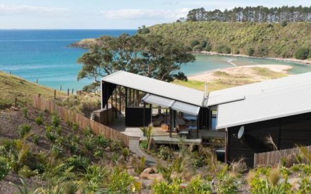 Otaha Beachfront Lodge