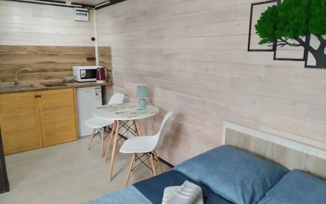 Guest House on Tayozhnaya 15