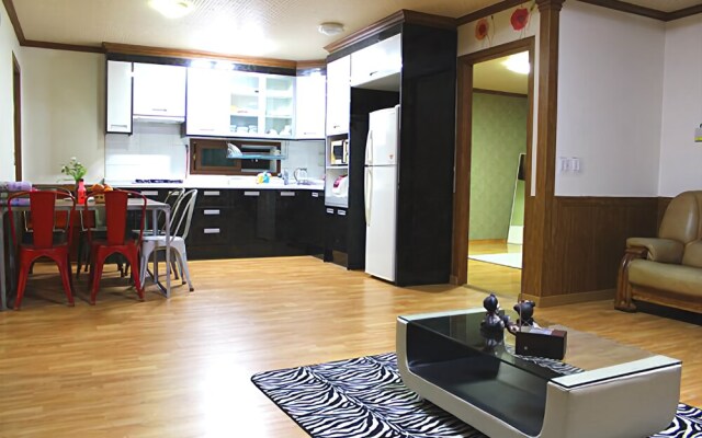 Hoengseong Lovehouse Pension