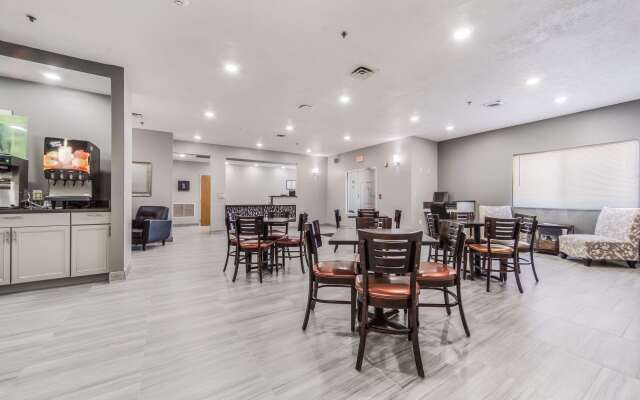 Quality Inn & Suites Omaha Chalco
