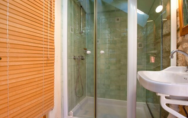 Tranquil Apartment in Marine Zemlje Near Stiniva Beach