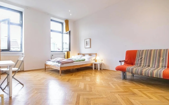 Cozy Room Near U6 Dresdner Subway Line
