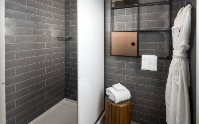 Hotel Distil, Autograph Collection