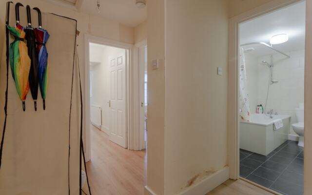 1 Bedroom Apartment in Notting Hill Accommodates 3