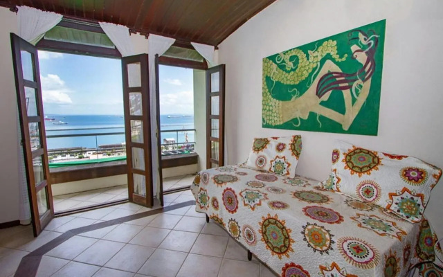 Solar do Carmo Suites & Apartments