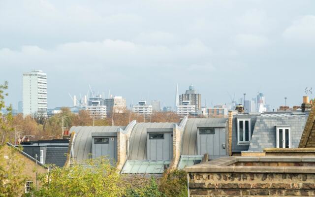 Immaculate Designer Home in Wandsworth