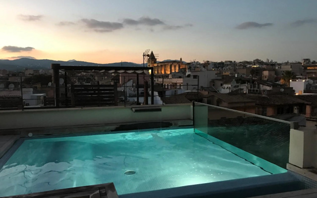 Petit Palace Hotel Tres