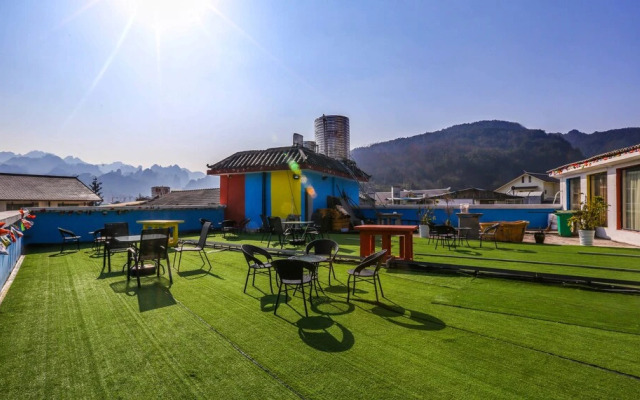 Comma Travel International Youth Hotel