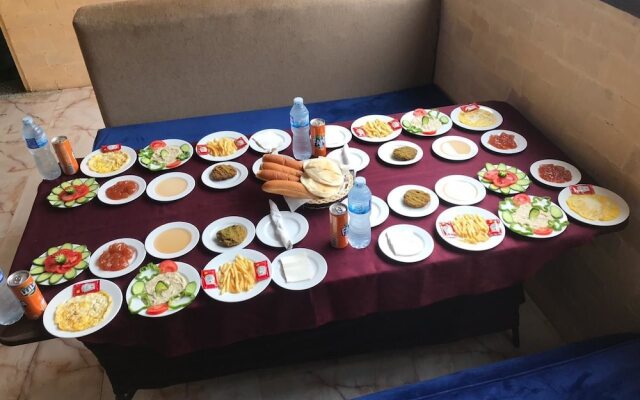 Comfort Pyramids Inn