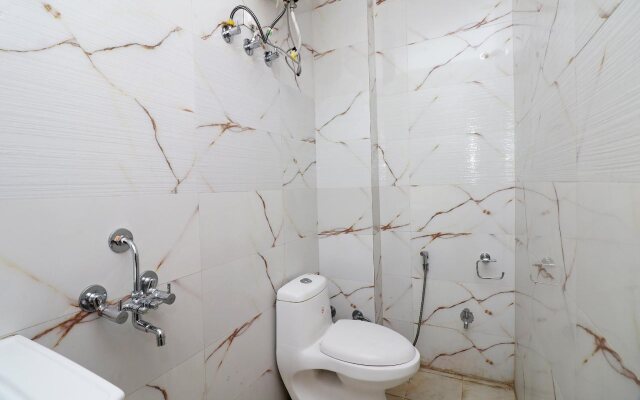 Chandra Palace By OYO Rooms