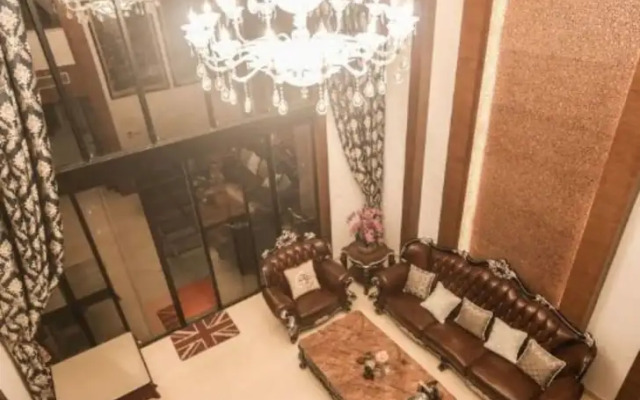 Moon River European Style Villa