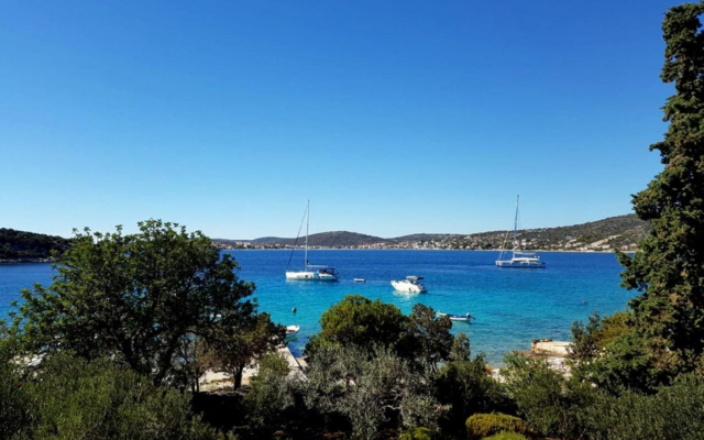 Apartment Jak - 10m from the sea: A Sevid, Riviera Trogir