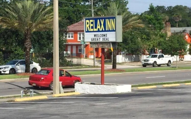 Relax Inn