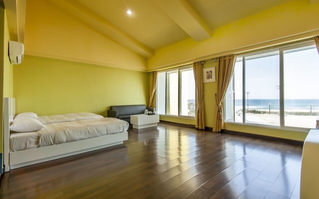 Pine Beach Hotel