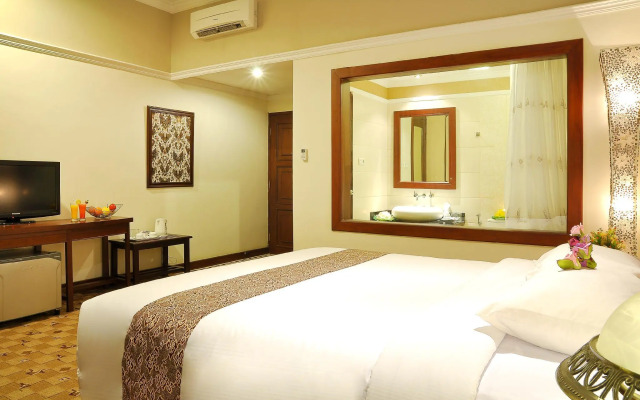 Grand Tryas Hotel