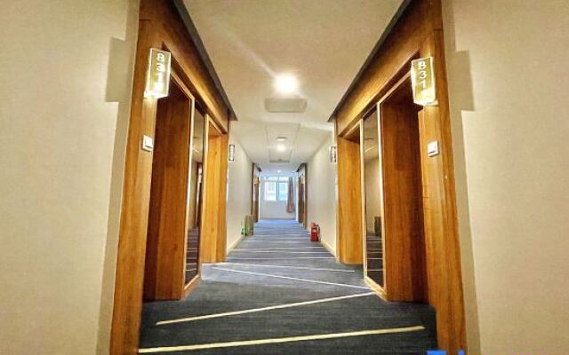 Future Hotel Xinyang Gongqu Road Branch
