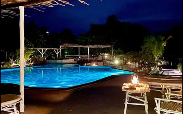 Rock And Sea Resort,baobab Suite