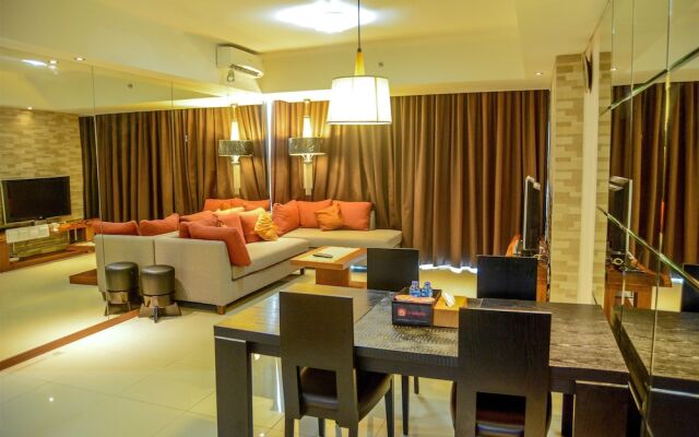Cozy Pool View Kemang Village Residence Apartment with Direct Access To Mall