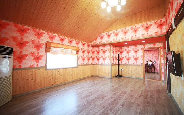 Taean Come & Play Pension