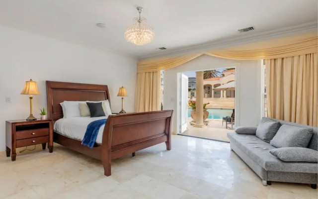 NEW Premium Luxury 2BR 3BA Pool House