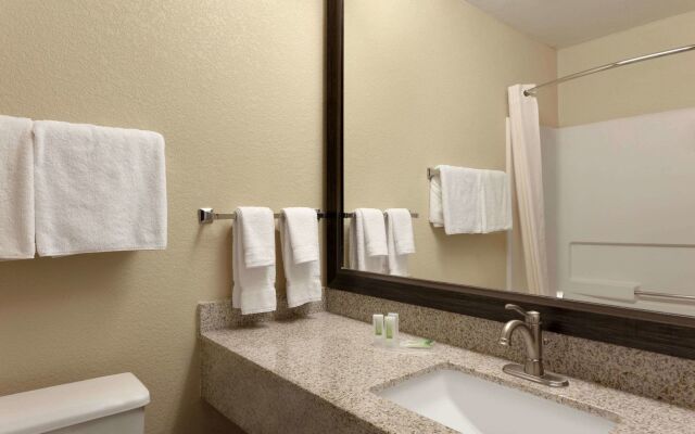 Sleep Inn & Suites Salina I-135