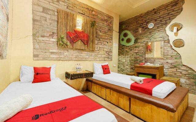 RedDoorz Syariah @ Jalan Arteri Kualanamu