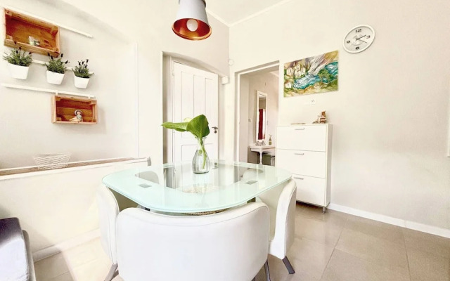 Cozy one Bedroom Apartment Pietra Storica