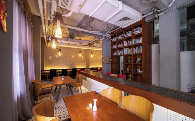 Xingyi Chain Hotel Jiangxia Metro Station