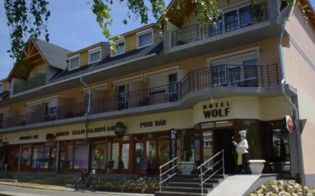 Wolf Hotel