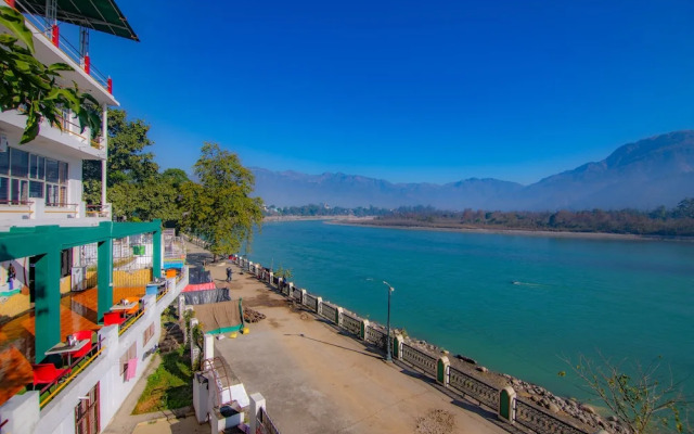 Shanti Residency - Ganga View
