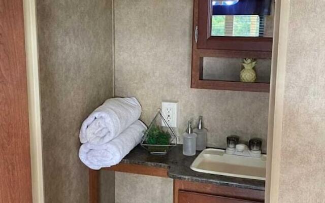Camper House Col
