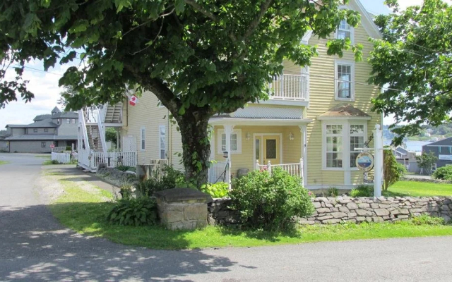 Louisbourg Harbour Inn