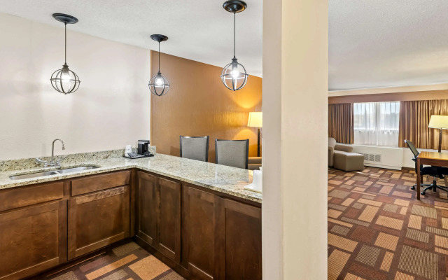 Best Western Tower West Lodge