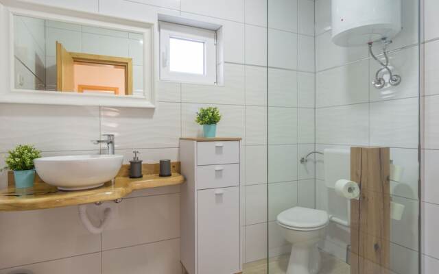 Holiday Home in Vir With Terrace