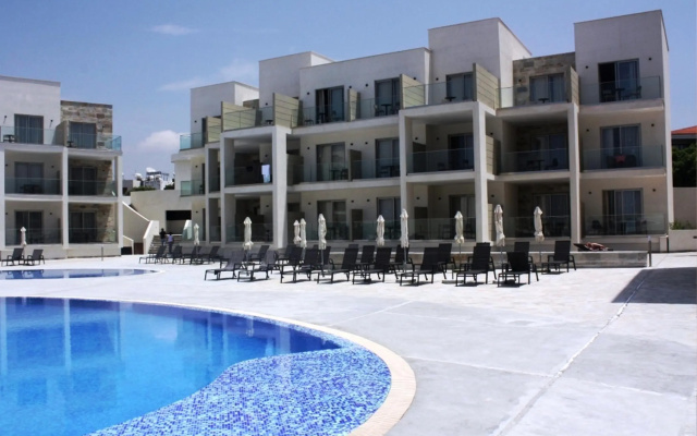 Amphora Hotel & Suites