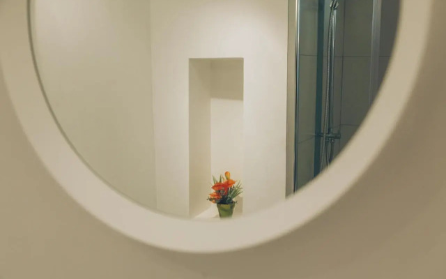 Central Old City Apartment