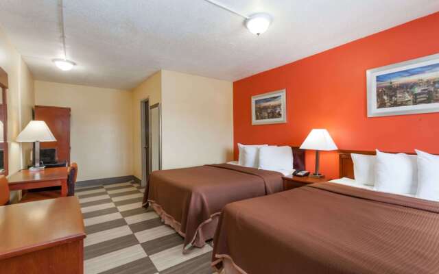 Travelodge by Wyndham Jersey City