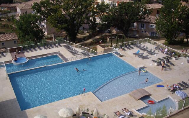 Neat Apartment With Dishwasher, in the Middle of Provence