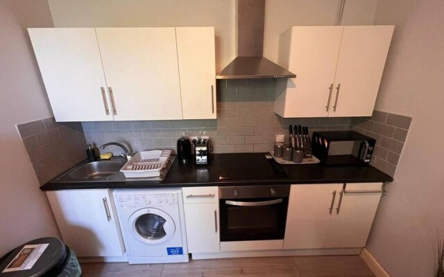 Impeccable 2-bed Apartment by Cardiff City Centre