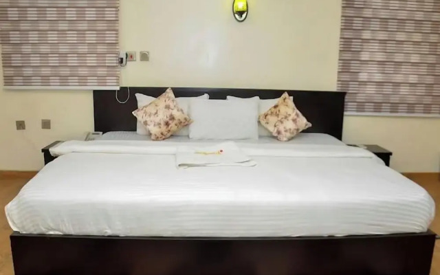 Royal Pavilion Hotel and Suites