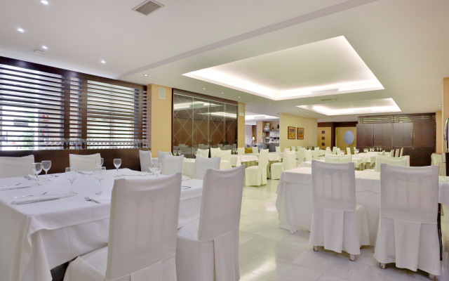 Oasis Cordoba Hotel