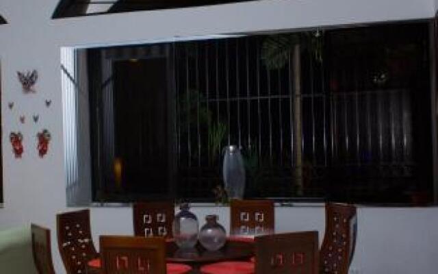 Mochila & Art Hostal