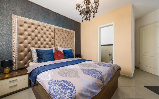 Awesome Home in Valtursko Polje With Wifi and 12 Bedrooms