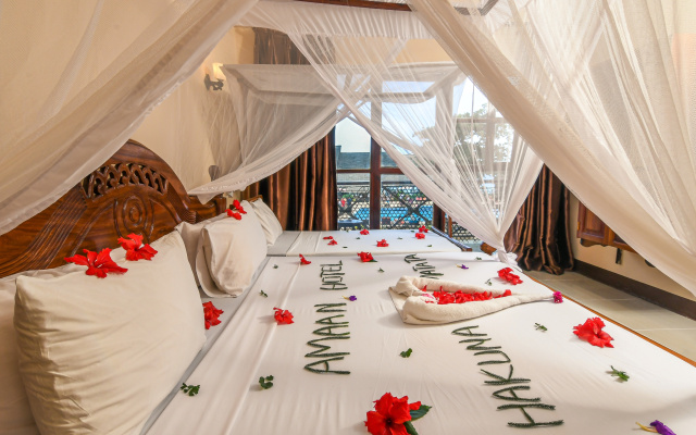 Amaan Beach Bungalows - Image 2