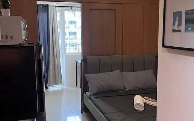 1 BR Shell Residences Facing amenities