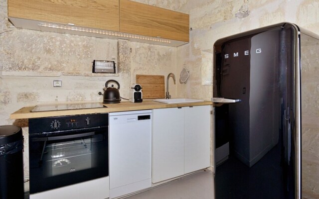 Cute Apartment in Heart of City