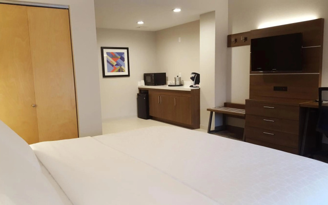 Holiday Inn Express Fremont-Milpitas Central by IHG