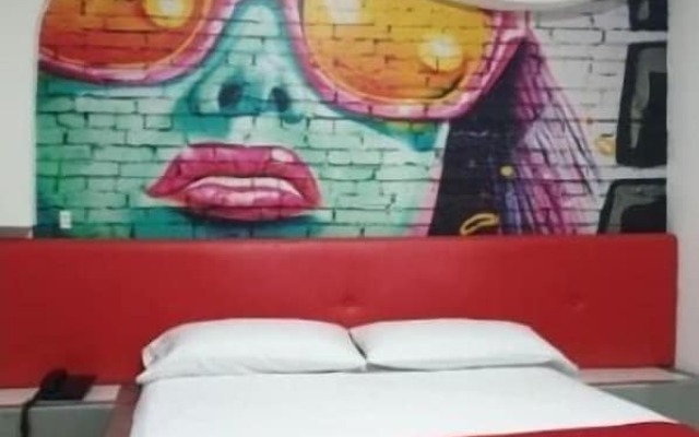 Kromatic Hostel
