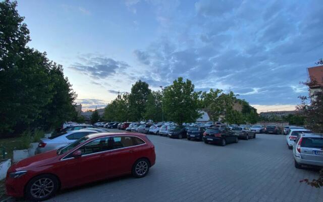 Strawberry Apartments City Center