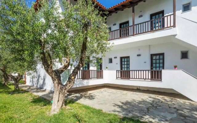 Eleon Suites & Apartments